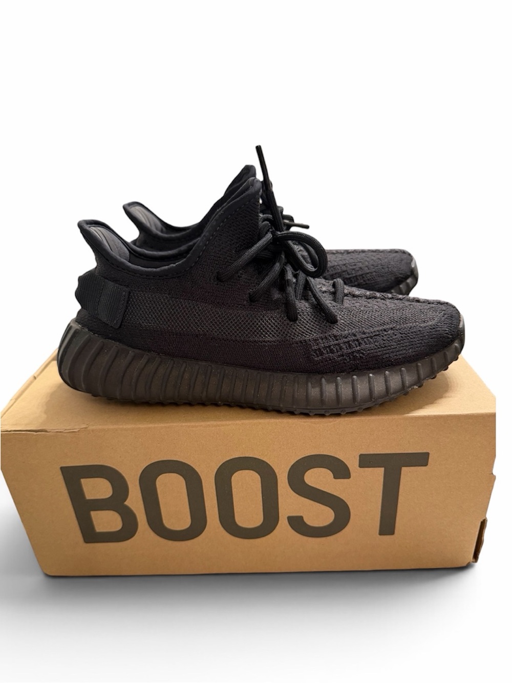 Adidas Yeezy Boost 350 V2 Onyx Sneakers - Black 4.5
